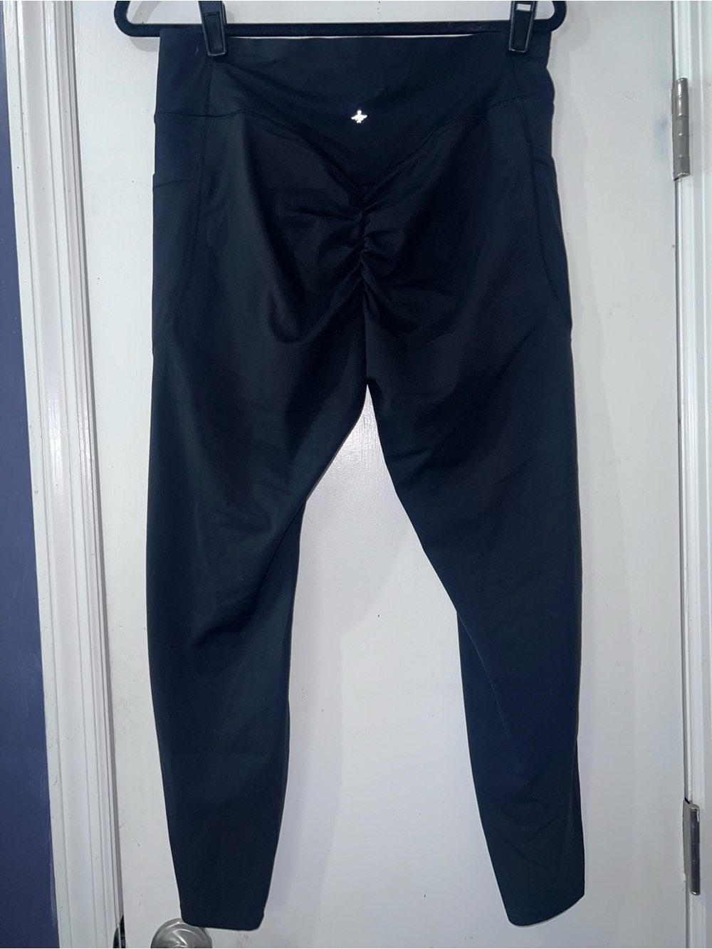 HALARA Black High-Waist 7/8 Leggings - Picture 3 of 3